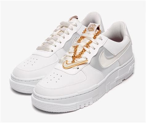 nike air force mit gold anhänger|nike air force 1 colors.